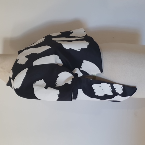 Neon Blonde Size S (approx 10) Black Crop Top - Picture 3 of 7